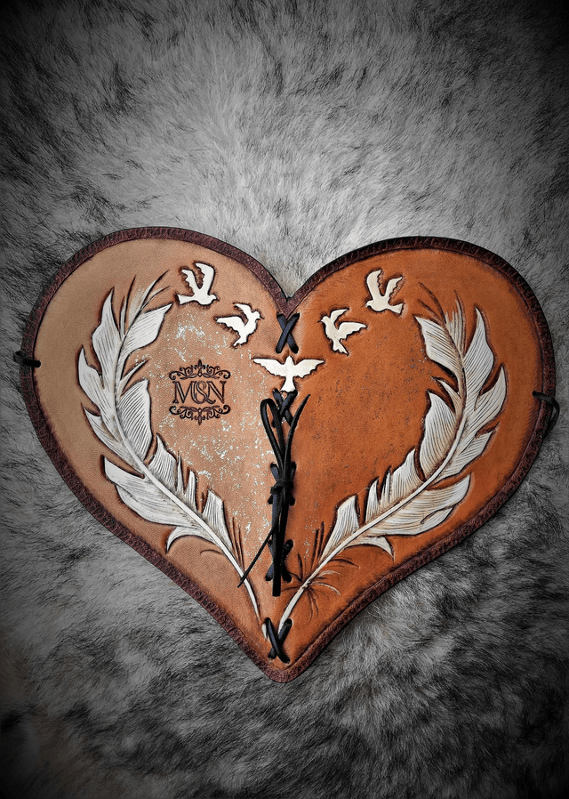Carnet en cuir coeur de plumes