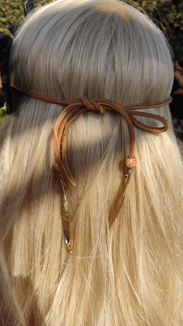Couronne de roses musicales de cuir