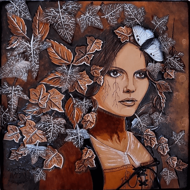 Tableau en cuir repoussé, portrait de femme fantasy, "Hedera"