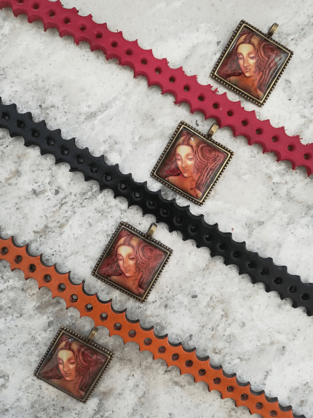 Collier tour de cou en cuir LEDA