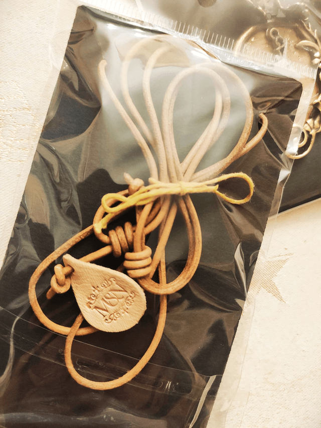 Collier licorne en cuir liège et métal
