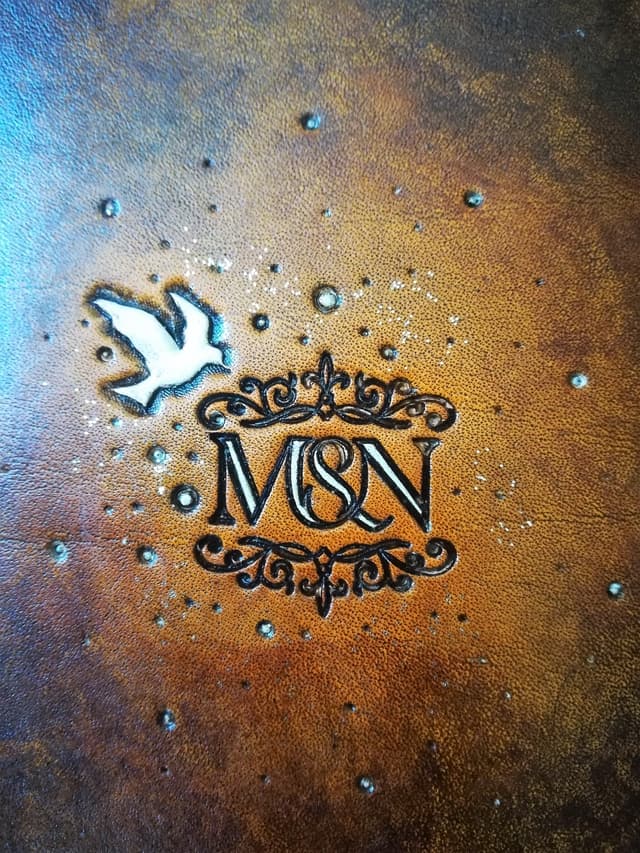 Artisanat d'art sur cuir